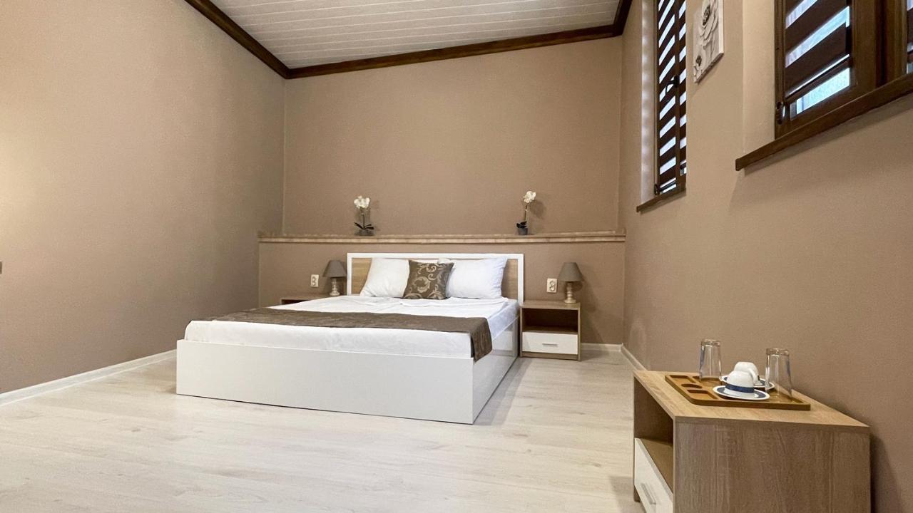 Апартхотел Конниците Aparthotel Veliko Tărnovo Exteriör bild